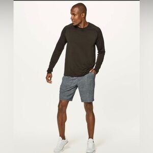Lululemon mens heathered grey Pace Breaker Short size medium